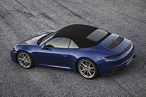 Topless de zomer in met de Porsche 992 Cabriolet