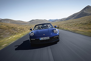 Topless de zomer in met de Porsche 992 Cabriolet