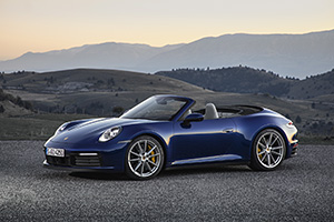 Topless de zomer in met de Porsche 992 Cabriolet