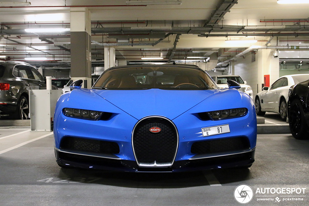 Bugatti Chiron in Dubai wordt goed verzorgd