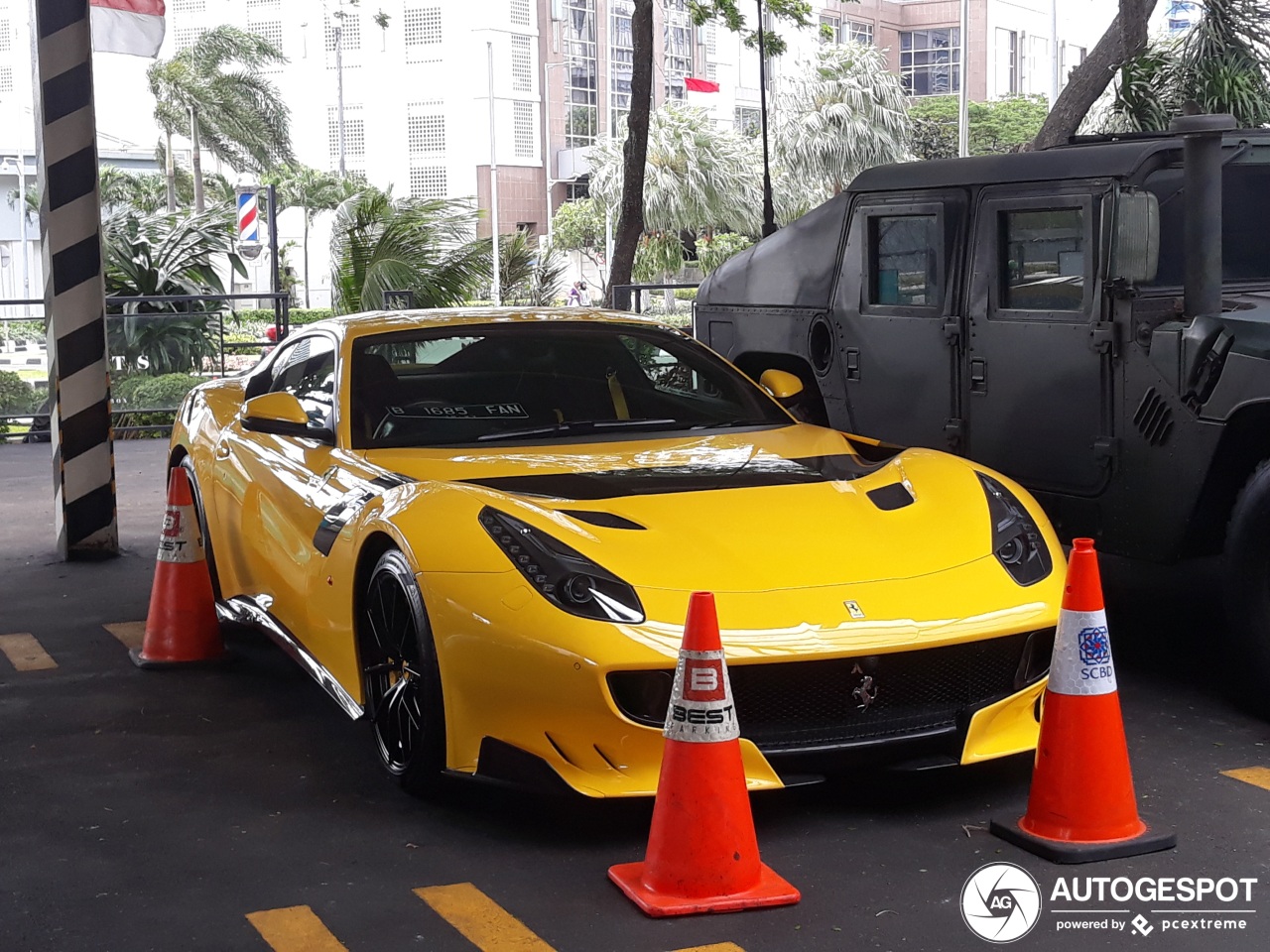 Stralende Ferrari F12tdf in Jakarta gespot