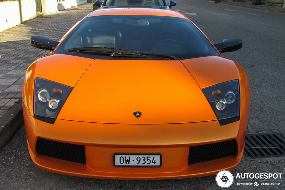 Oranje Lamborghini Murciélago blijft een parel om te zien