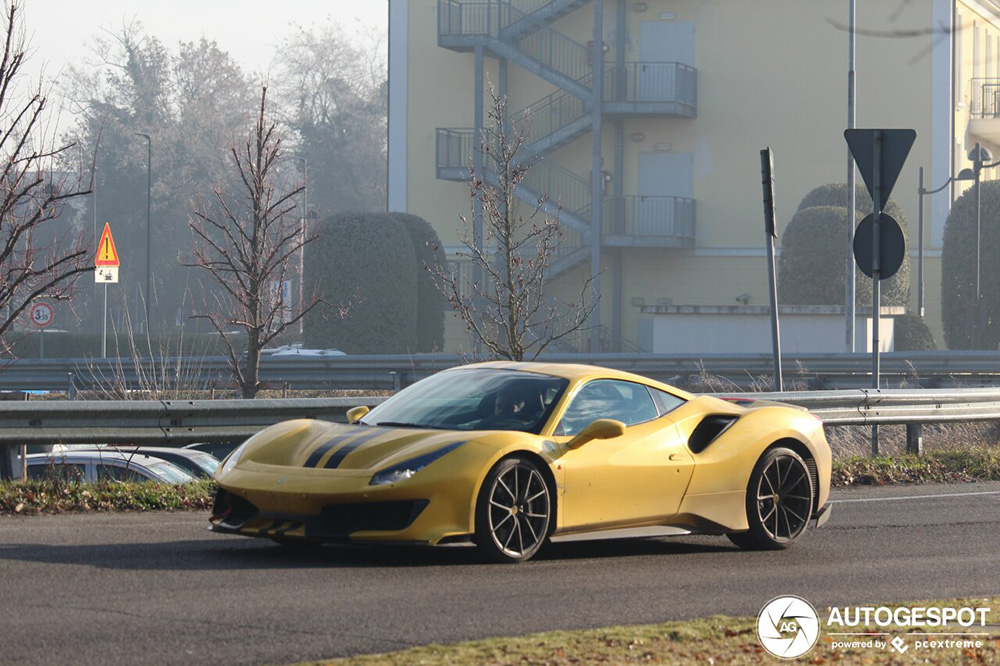 Spotted: Finally the first yellow Ferrari 488 Pista