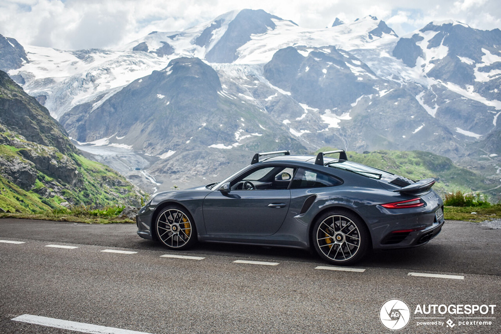 Porsche 991 Turbo S kan de ski's meenemen