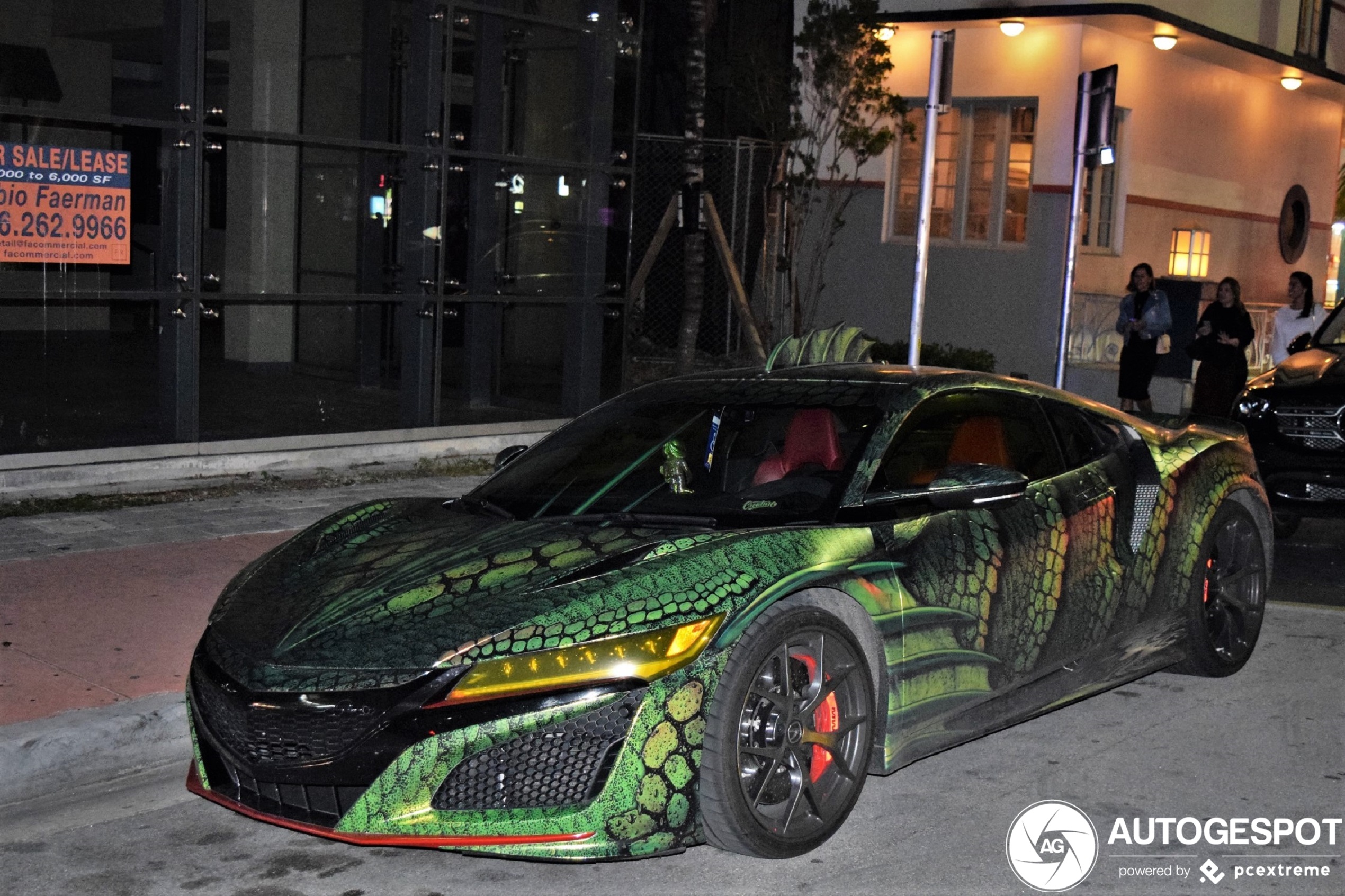 Monsterlijke Acura NSX terroriseert Miami