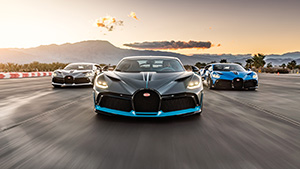 Bugatti levert drie Divo's af aan de Amerikaanse westkust