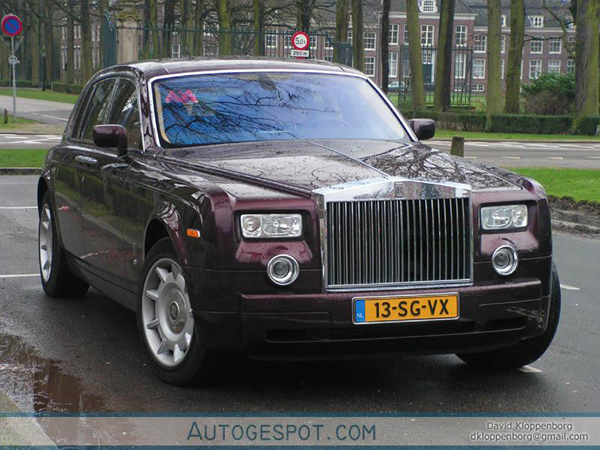 Colors of the rainbow: Rolls Royce Phantom