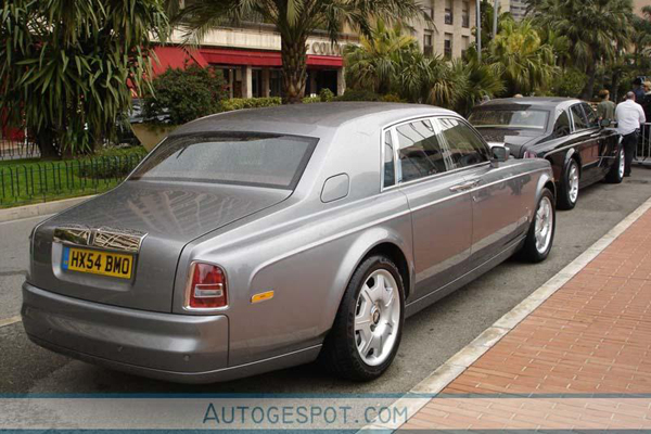 Colors of the rainbow: Rolls Royce Phantom