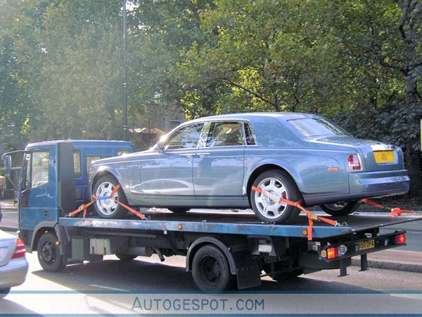 Colors of the rainbow: Rolls Royce Phantom