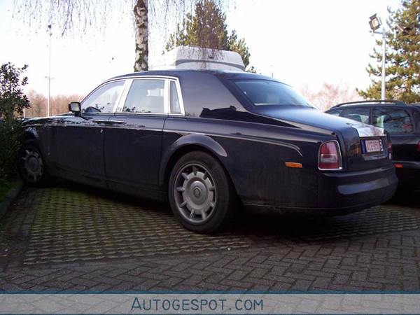 Colors of the rainbow: Rolls Royce Phantom