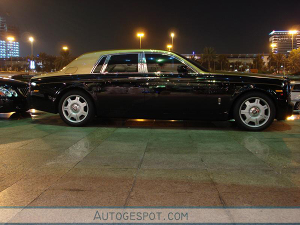 Colors of the rainbow: Rolls Royce Phantom