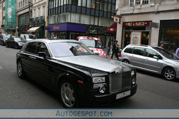 Colors of the rainbow: Rolls Royce Phantom