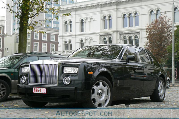 Colors of the rainbow: Rolls Royce Phantom