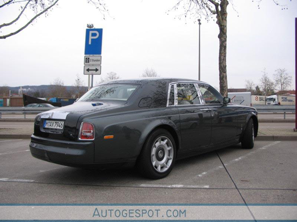 Colors of the rainbow: Rolls Royce Phantom