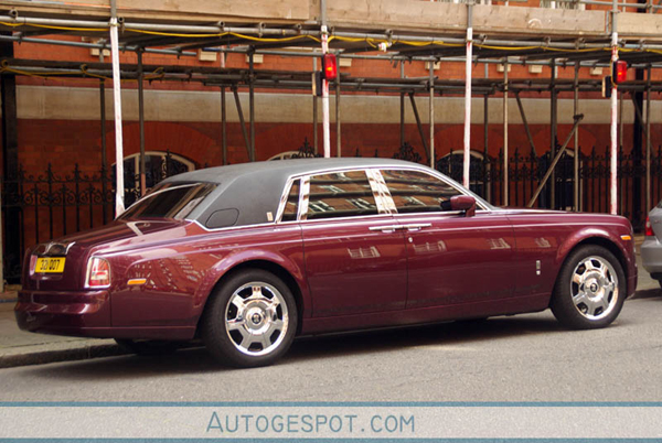 Colors of the rainbow: Rolls Royce Phantom