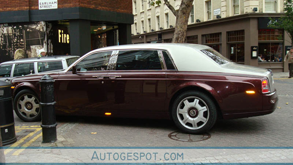 Colors of the rainbow: Rolls Royce Phantom