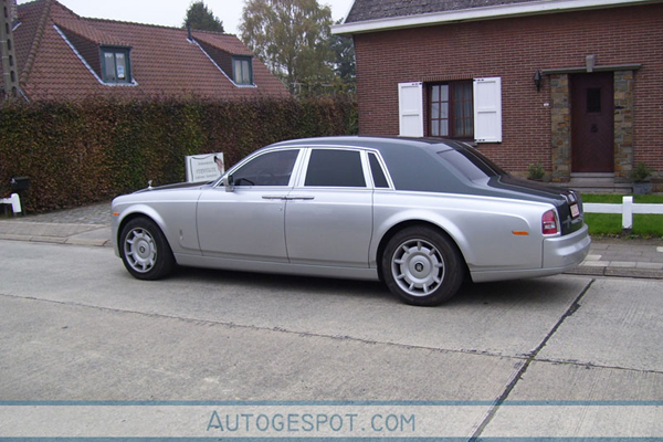 Colors of the rainbow: Rolls Royce Phantom