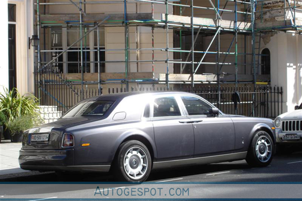 Colors of the rainbow: Rolls Royce Phantom