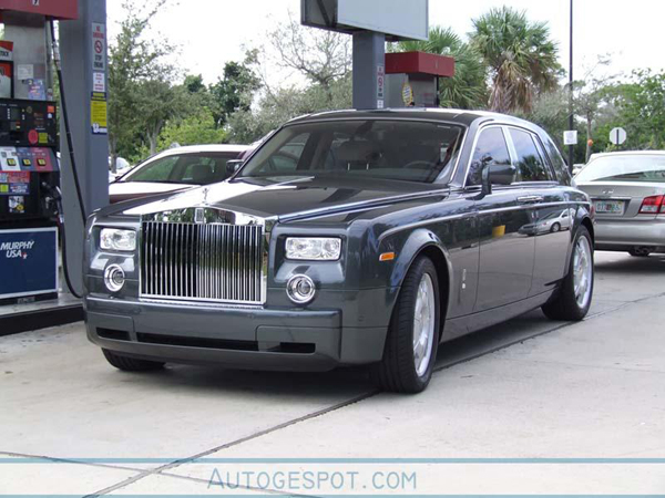 Colors of the rainbow: Rolls Royce Phantom