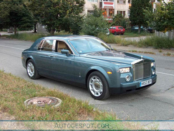 Colors of the rainbow: Rolls Royce Phantom