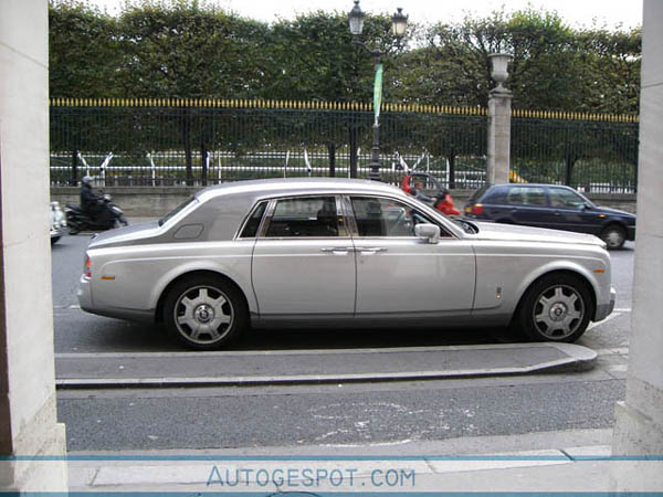 Colors of the rainbow: Rolls Royce Phantom