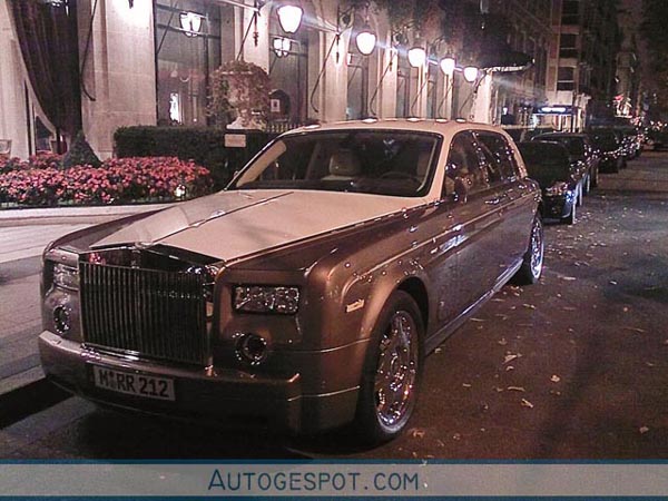 Colors of the rainbow: Rolls Royce Phantom