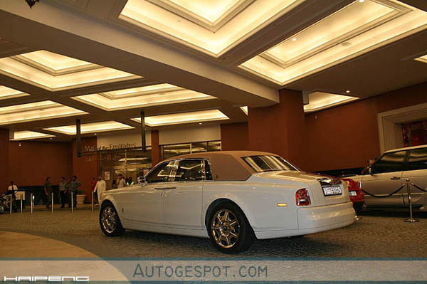 Colors of the rainbow: Rolls Royce Phantom