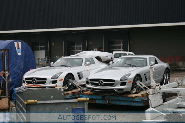 Gespot op Schiphol: Mercedes-Benz SLS AMG combo