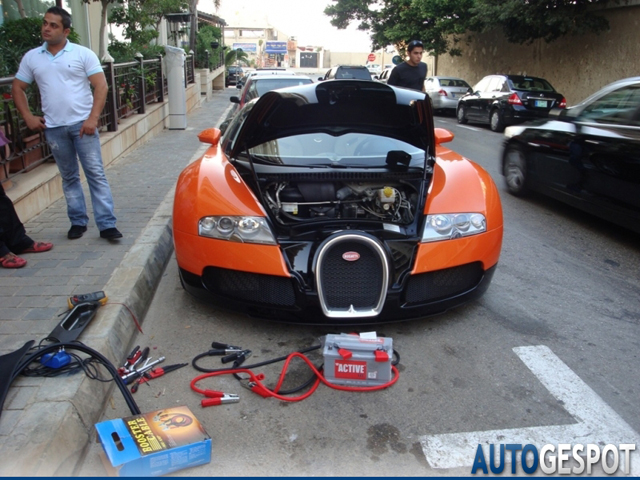 Spot van de dag: Bugatti Veyron 16.4 met een lege accu