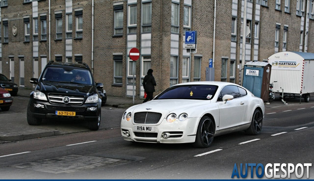 Gespot: Mustapha Riga in zijn gepimpte Bentley Continental GT