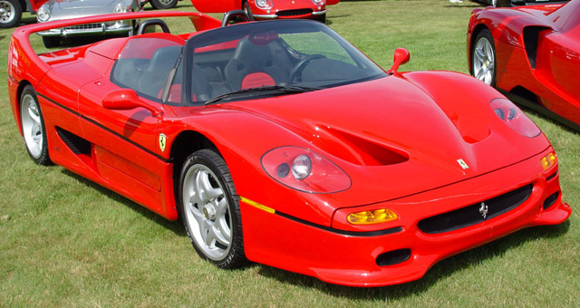 FBI wordt aangeklaagd voor het crashen van Ferrari F50 