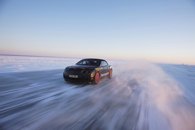 Filmpje: Bentley's snelheidsrecord in beeld 