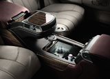 Live in Genève: Range Rover Autobiography Ultimate Edition