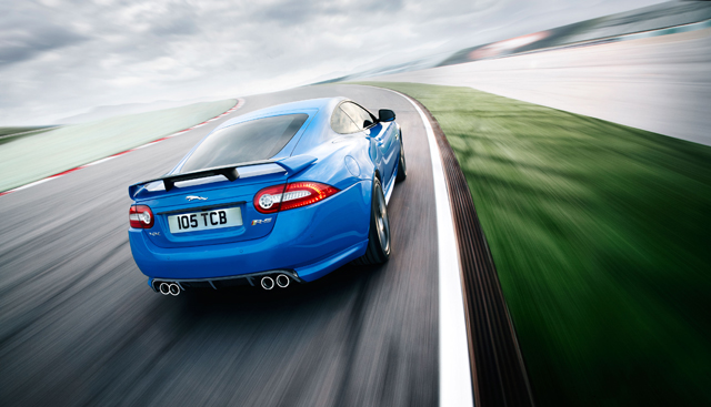 Dolle boel: Jaguar laat XKR-S in Genève zien