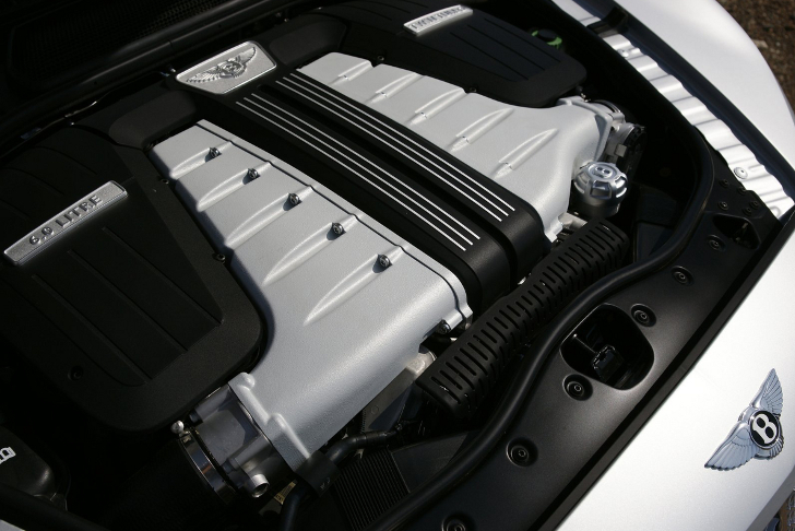 Bentley bevestigt: de W12 blijft