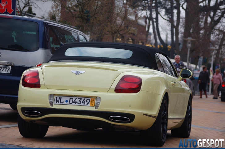 Gespot: Bentley Continental Supersports Convertible in aparte kleur