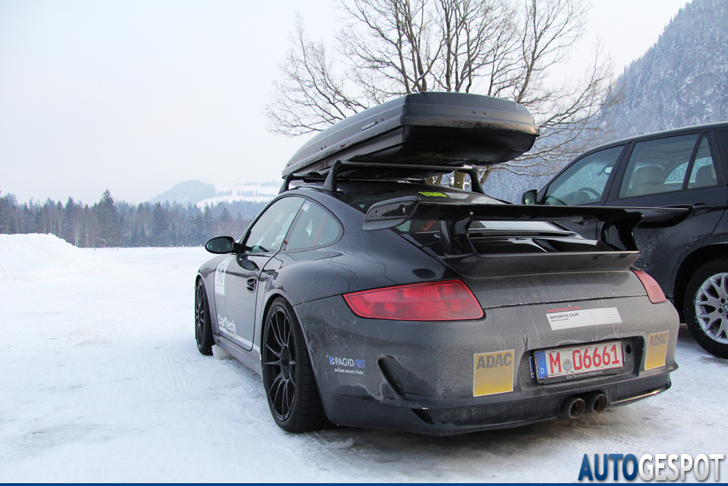 Sportiever kan niet: met je Porsche 997 GT3 MkI de sneeuw in