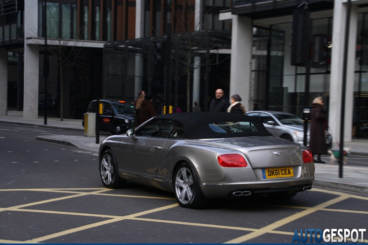 Primeur gespot: Bentley Continental GTC V8