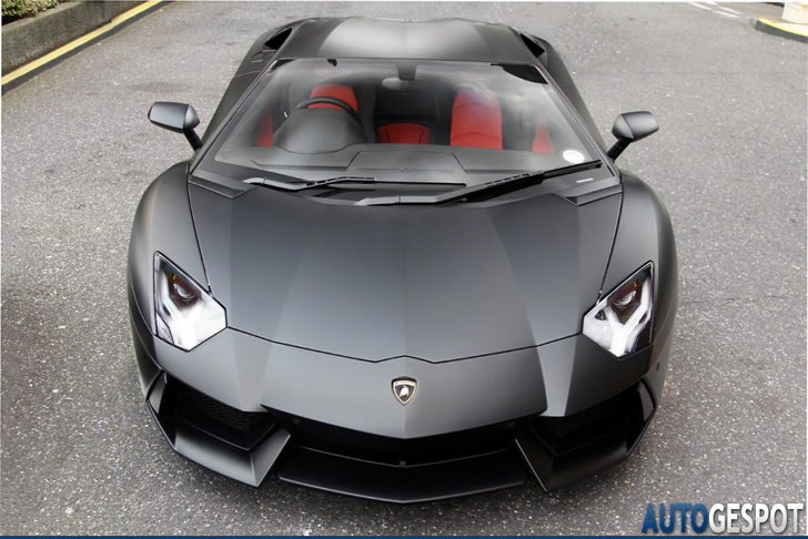 Gespot: duistere Lamborghini Aventador LP700-4