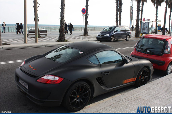 Gespot: matte kleuren deel 101