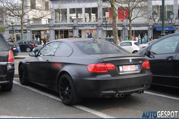 Gespot: matte kleuren deel 101