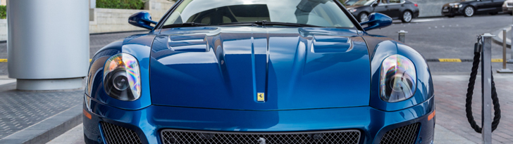 Una Ferrari 599 GTO blu avvistata in Dubai