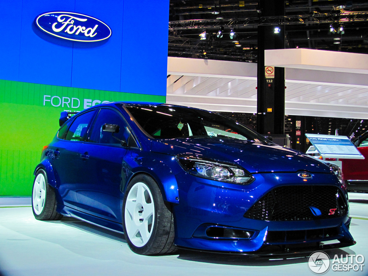 Chicago Motor Show 2013: Ford Focus ST TrackSTer door fifteen52 