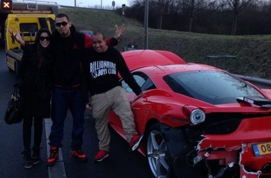 DJ Afrojack crasht zijn splinternieuwe Ferrari 458!