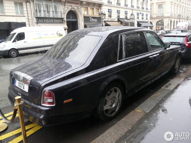 Bijzondere Rolls-Royce Phantom Jankel vastgelegd in Parijs