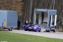Wauw! Paarse Bugatti Veyron 16.4 Super Sport gesnapt bij de fabriek