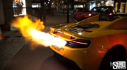 Filmpje: McLaren 12C is enorme vlammenwerper