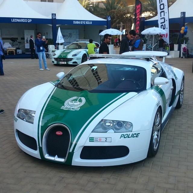 Dubai Police Force heeft nu echt de begeerde Bugatti Veyron 16.4