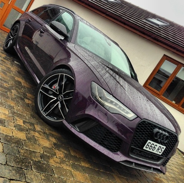 Koper Audi RS6 Avant C7 kiest voor de kleur Merlin Purple 