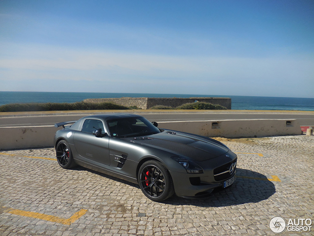 Gespot in het zonnige Cascais: SLS AMG GT Final Edition